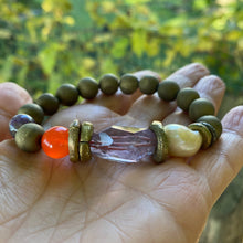 Lade das Bild in den Galerie-Viewer, Amethyst Quartz Focal Bracelet
