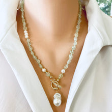 Lade das Bild in den Galerie-Viewer, Green Prehnite Beaded Toggle Necklace w Freshwater Pearls, Gold Plated, 20&#39;in
