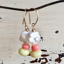 Cargar imagen en el visor de la galería, Floral Pearl Drop Earrings, Dainty Baroque Pearl w Quartz &amp; Coral Earrings
