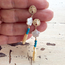 Carica l&#39;immagine nel visualizzatore di Gallery, Dainty Starfish Earrings, Ocean Earrings, Flower Pearls Earrings
