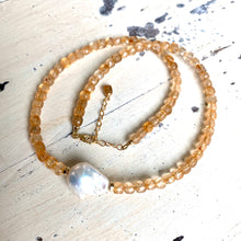 Carica l&#39;immagine nel visualizzatore di Gallery, Deep Yellow Citrine Choker Necklace with White Baroque Pearl, 16&quot; inches, November Birthstone
