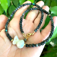 Charger l&#39;image dans la galerie, Black Turquoise and Freshwater Baroque Pearl Beaded Necklace, 16.5&quot;inches
