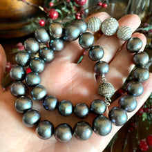 Load image into Gallery viewer, Exquisite Black Pearl Necklace with Silver Details, 18&quot;inches Long
