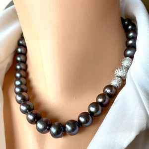 Exquisite Black Pearl Necklace with Silver Details