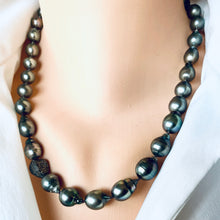 Lade das Bild in den Galerie-Viewer, Tahitian Baroque Pearl Necklace Enhanced with Champagne Diamonds Pave Oxidized Silver Details, 16&quot;inches
