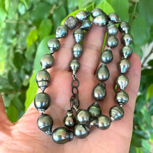 Carica l&#39;immagine nel visualizzatore di Gallery, Tahitian Baroque Pearl Necklace Enhanced with Champagne Diamonds Pave Oxidized Silver Details, 16&quot;inches
