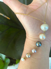 Charger l&#39;image dans la galerie, Collier en or massif 18 carats avec perles graduées et or jaune, pendentif en cascade de perles
