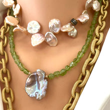 Charger l&#39;image dans la galerie, Peridot and Baroque Pearl Necklace, August Birthstone Necklace, Olivine Green Peridot Jewelry, Gold Filled, 17&quot;inches
