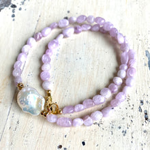 Charger l&#39;image dans la galerie, Kunzite and Baroque Pearl Necklace with Gold Filled Beads and Closure, Kunzite Crystal Jewelry

