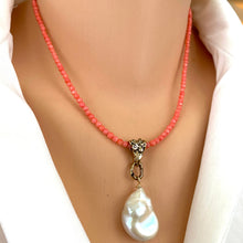 Cargar imagen en el visor de la galería, Pink Coral Beads and Baroque Pearl Pendant Necklace
