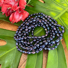 Cargar imagen en el visor de la galería, Very Long Peacock Dark Blue Pearl Rope Necklace, 74&quot;in
