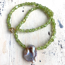 Charger l&#39;image dans la galerie, Peridot and Baroque Pearl Necklace, August Birthstone Necklace, Olivine Green Peridot Jewelry, Gold Filled, 17&quot;inches
