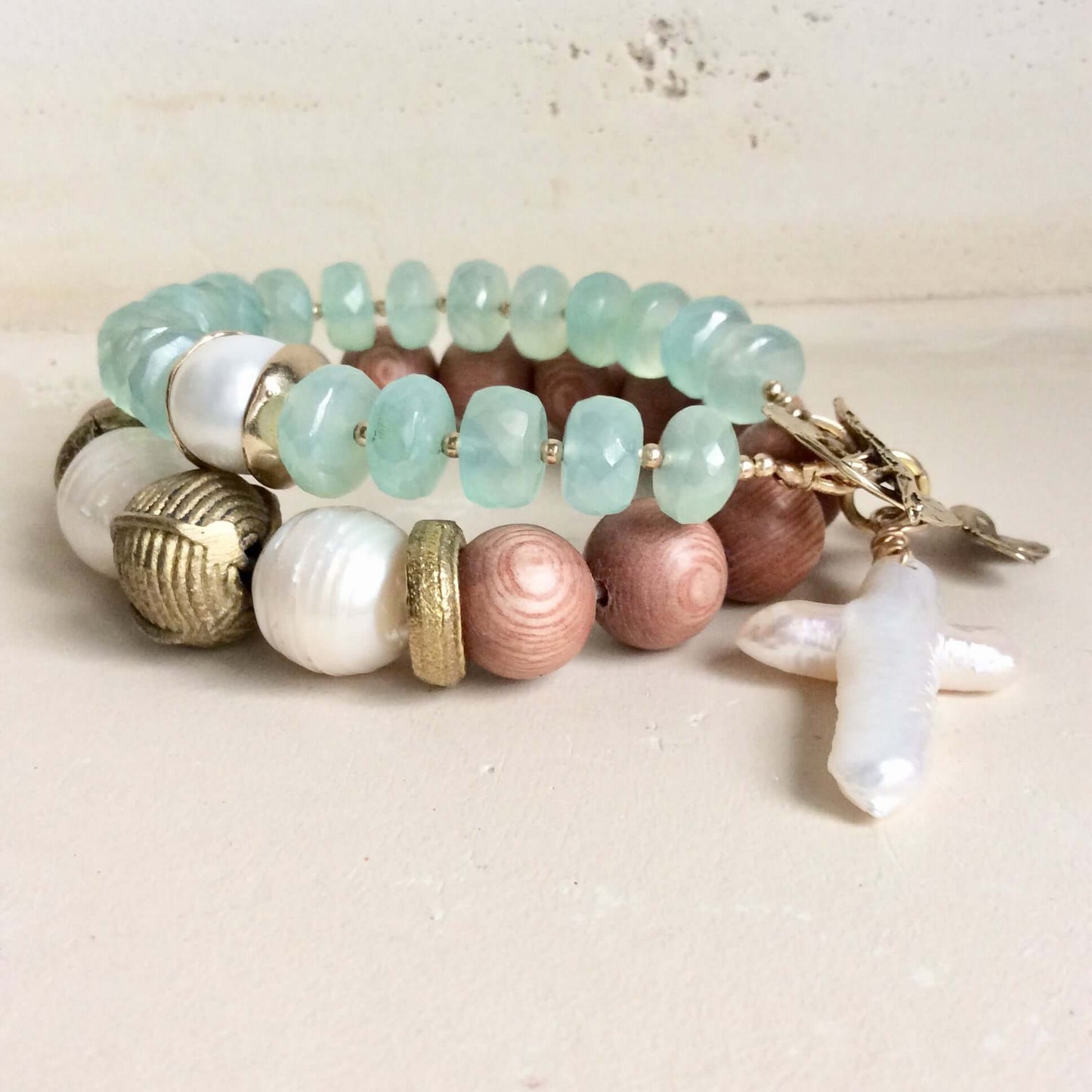 Rosewood & Baroque pearls Bracelet A l’Africaine