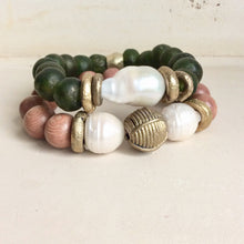 Charger l&#39;image dans la galerie, Rosewood &amp; Freshwater Baroque pearls w African Brass Bracelet
