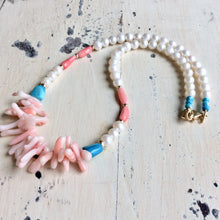 Charger l&#39;image dans la galerie, Pink Coral w pearls &amp; Turquoise Necklace, Gold Filled, 18&quot;in
