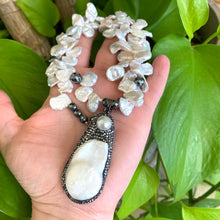 Charger l&#39;image dans la galerie, Keshi Pearl &amp; Hematite Beads Pendant Necklace
