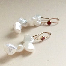 Carica l&#39;immagine nel visualizzatore di Gallery, Keshi Pearls Drop Earrings, Gold Filled Hook and Deep Red Cubic Zirconia
