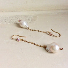 Cargar imagen en el visor de la galería, Baroque Pearl Chain Earrings w Pink Cubic Zirconia
