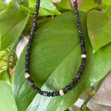 Cargar imagen en el visor de la galería, Black Spinel Beads Choker Necklace with Gold Vermeil Details and Clasp, 15&quot;inches
