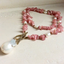 Charger l&#39;image dans la galerie, Rhodochrosite Beaded Necklace w Natural Pearls and Gold Bronze Artisan Toggle Clasp &amp; Details
