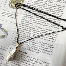 Carica l&#39;immagine nel visualizzatore di Gallery, Baroque Pearl &amp; Diamonds Pendant Necklace on 35-inch Black Rhodium Plated Sterling Silver Chain
