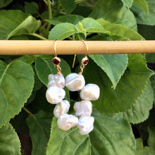 Lade das Bild in den Galerie-Viewer, Simple and modern gold filled earrings with deep red bezel cubic zirconia and white keshi pearls
