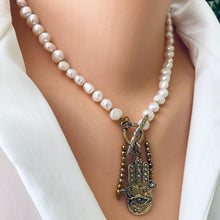 Charger l&#39;image dans la galerie, Fresh Water Pearl Toggle Necklace with Artisan Gold Bronze Hamsa Charm Pendant, 17.5&quot;in

