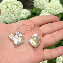 Cargar imagen en el visor de la galería, Natural Keshi Pearl and Gold Filled Hoop Earrings with Light Purple Cubic Zirconia
