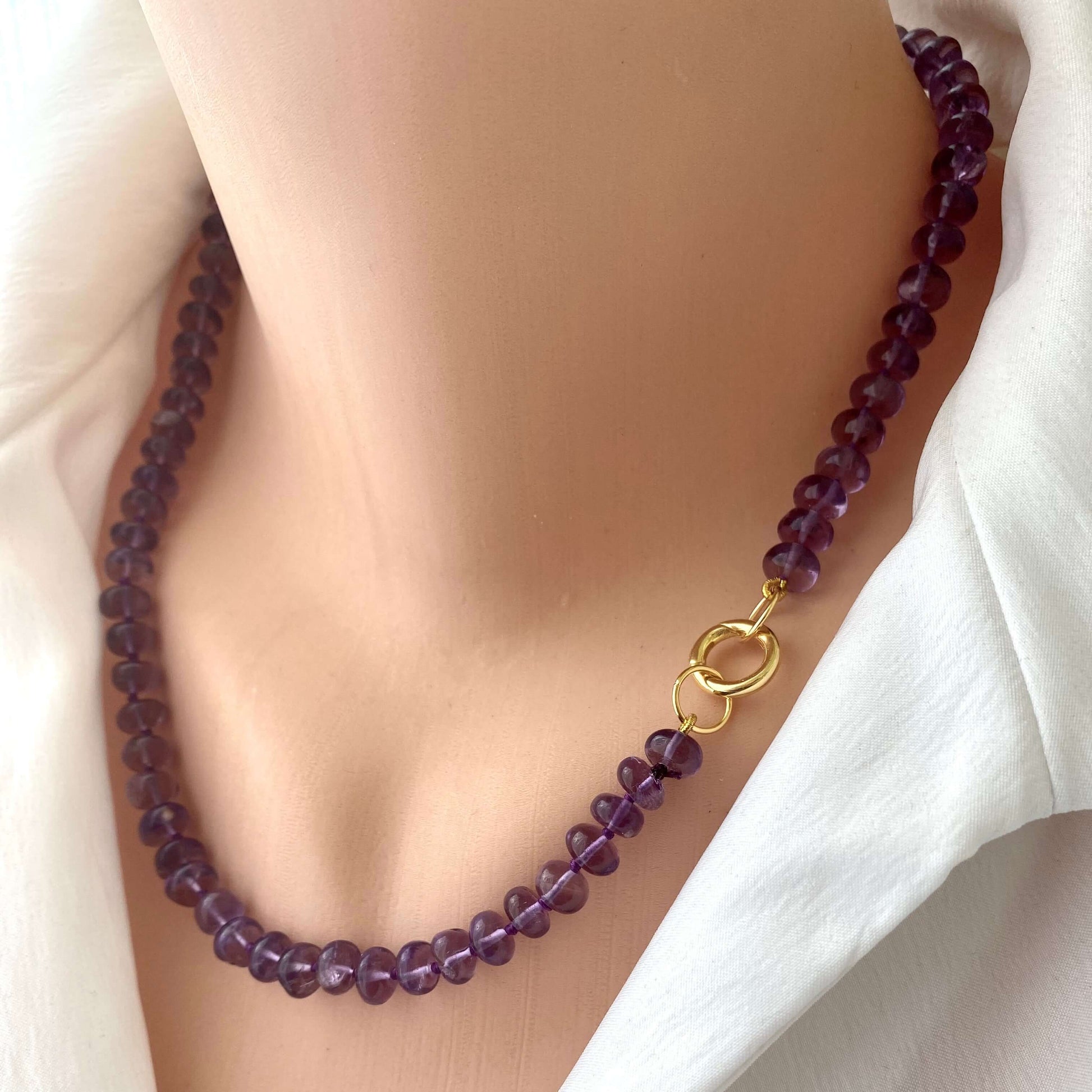 Amethyst candy necklace featuring Brazilian amethyst beads in rich purple tones, elegantly displayed on a mannequin.