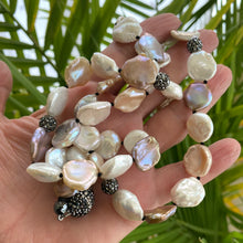 Cargar imagen en el visor de la galería, Freshwater Pearl Long Necklace, Flat Pastel Keshi Pearls, Rhinestone Pave Beads and Magnetic Clasp, 31&quot;inches
