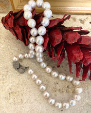 Charger l&#39;image dans la galerie, Edison Pearl Necklace, Heart Shape Pave Diamond Lobster Clasp, Oxidized Silver, 18&quot;in
