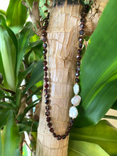 Cargar imagen en el visor de la galería, Garnet Heart Shape Beads &amp; Keshi Pearls Necklace, January Birthstone, Gold Filled Details, 21&quot;inches
