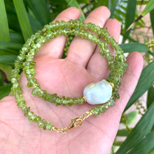 Cargar imagen en el visor de la galería, Green Peridot Beaded Necklace with Large Baroque Pearl and Gold Plated Silver Details, 16.5&quot;inches, August Birthstone

