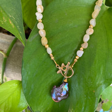 Cargar imagen en el visor de la galería, Yellow Opal Beads w Honey Bees Toggle Clasp &amp; Black Baroque Pearl, 16.5&quot;in
