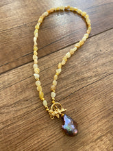 Cargar imagen en el visor de la galería, Yellow Opal Beads w Honey Bees Toggle Clasp &amp; Black Baroque Pearl, 16.5&quot;in
