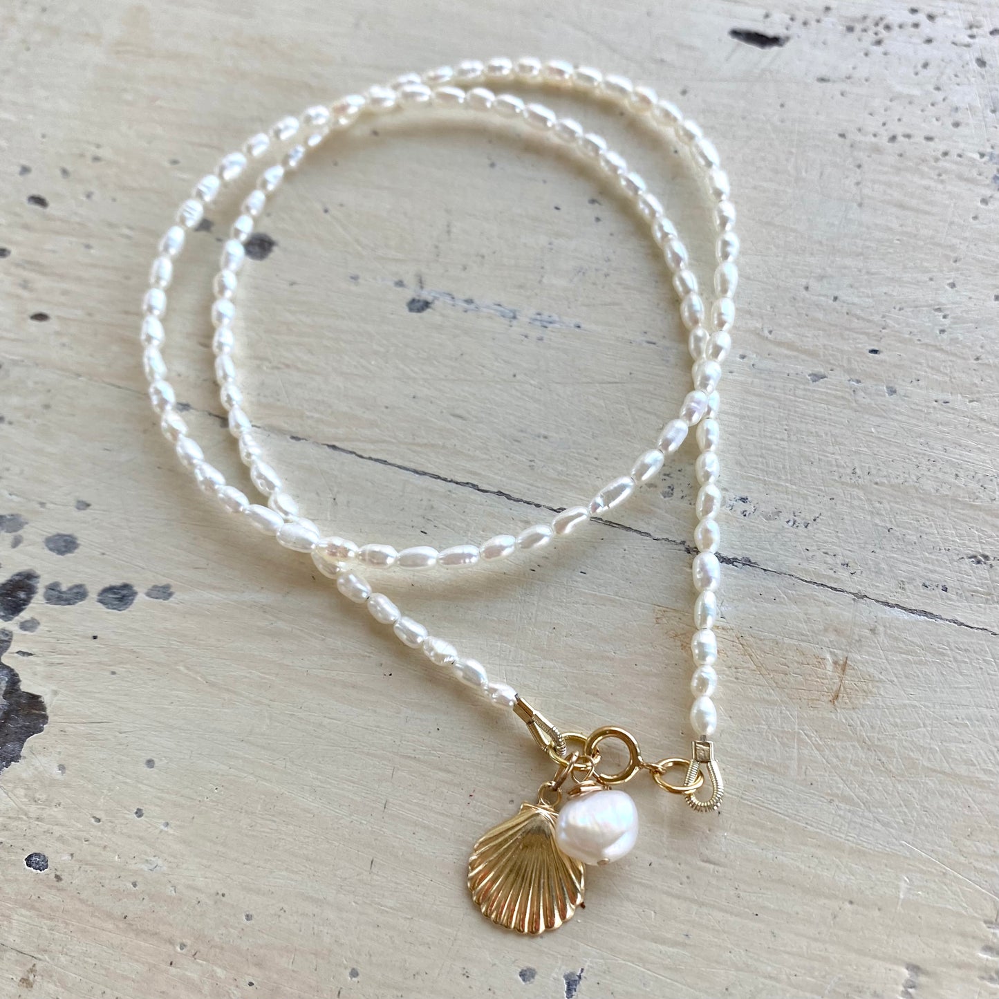 Pearl necklace with sea shell charm, 14K gold filled, handmade in Canada, delicate and elegant accessory.