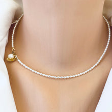 Lade das Bild in den Galerie-Viewer, White Mini Rice pearl Necklace with Sea Shell Charm, Gold Filled, 16&quot;inches Dainty Pearl Necklace
