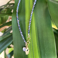 Charger l&#39;image dans la galerie, Black Mini Rice pearl Necklace with Hamsa Hand Charm, Gold Filled, 16&quot;inches
