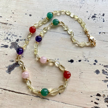 Charger l&#39;image dans la galerie, Light yellow with Orange Carnelian, Green Onyx and Purple Amethyst necklace
