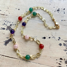 Cargar imagen en el visor de la galería, Light yellow with Orange Carnelian, Green Onyx and Purple Amethyst necklace
