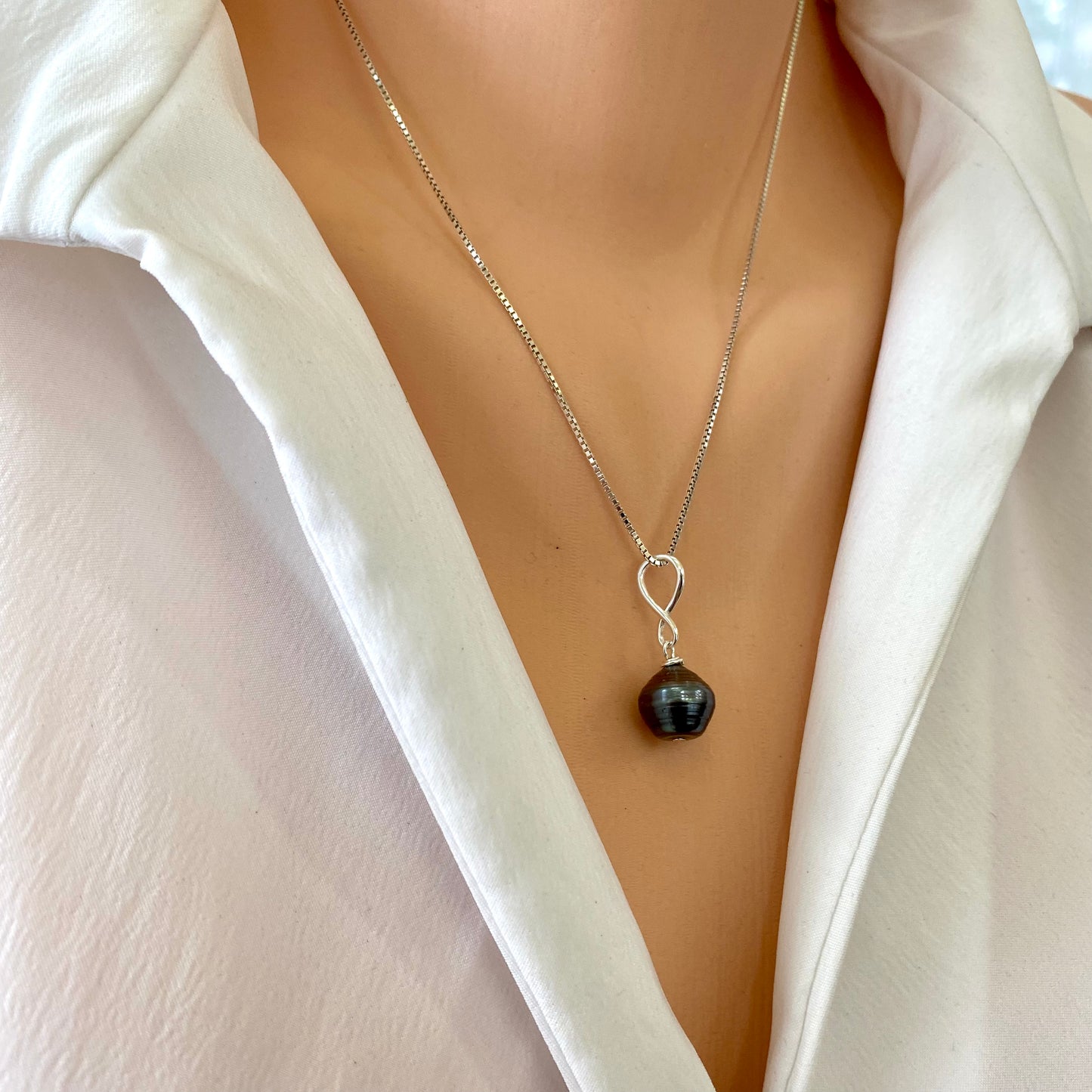 Tahitian teardrop pearl pendant box chain on model, minimal sterling silver necklace with Tahitian pearl
