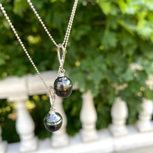 Lade das Bild in den Galerie-Viewer, Tahitian Teardrop Pearl Pendant on Sterling Silver Ball Chain, 20&quot;or 22&quot;inches, June Birthstone

