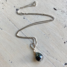 Charger l&#39;image dans la galerie, Tahitian Teardrop Pearl Pendant on Sterling Silver Box Chain, 18&quot;in, June Birthstone
