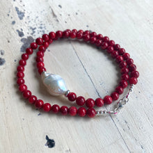 Cargar imagen en el visor de la galería, Red Coral Short Necklace with Natural Baroque Pearl and Sterling Silver Details, 18&quot;inches
