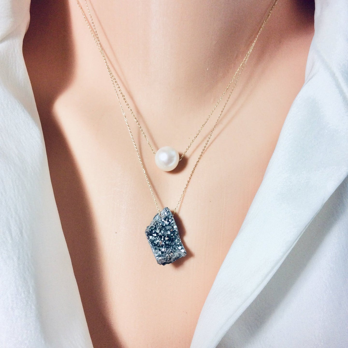 Pendentif en or massif 18 carats avec quartz druzy brut, pendentif flottant sur chaîne en or massif, 45,7 cm de long