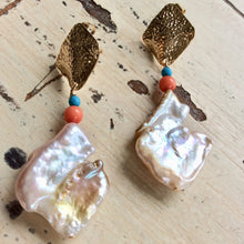 Lade das Bild in den Galerie-Viewer, Chunky Baroque Pearls Gold Earrings with Turquoise &amp; Coral
