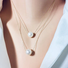 Lade das Bild in den Galerie-Viewer, Solid Gold 18K Freshwater Pearl Floating Necklace 15.25&quot;Inches or 16&quot; Long
