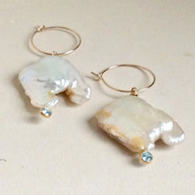 Charger l&#39;image dans la galerie, Natural Pearl and Gold Filled Hoop Earrings with Light Blue Cubic Zirconia
