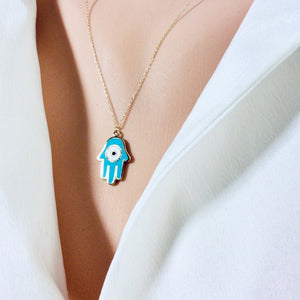 Collier avec pendentif en or massif 18 carats et émail Hamsa, 45,7 cm de long