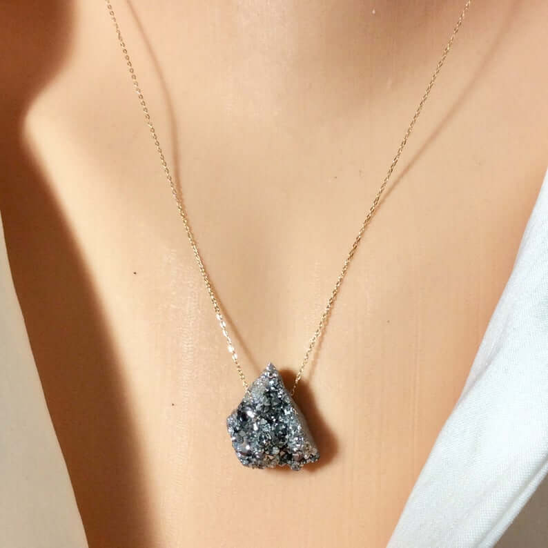 Pendentif en or massif 18 carats avec quartz druzy brut, pendentif flottant sur chaîne en or massif, 45,7 cm de long